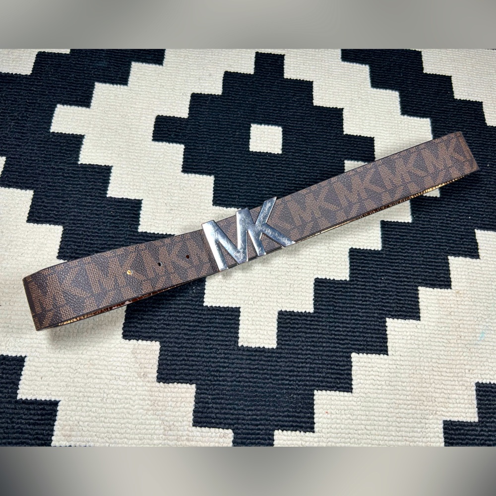 MICHAEL MICHAEL KORS, faux leather, logo belt!!